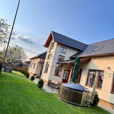 Bed and Breakfast Famives Vendeghaz Racul Exteriér fotografie