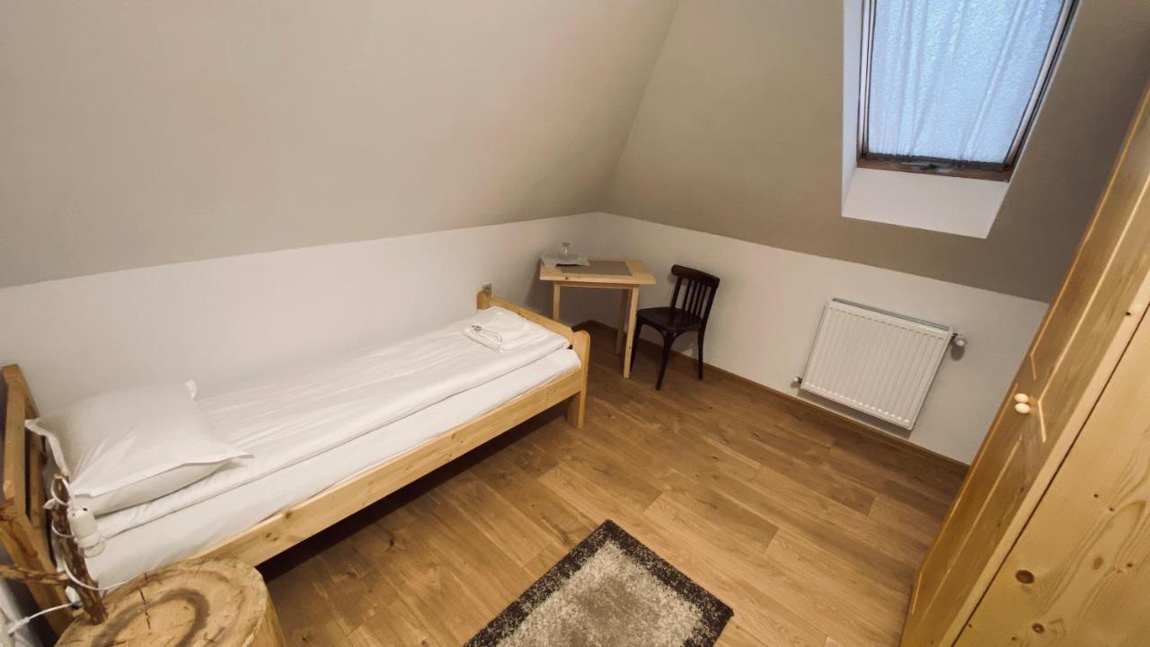 Bed and Breakfast Famives Vendeghaz Racul Exteriér fotografie