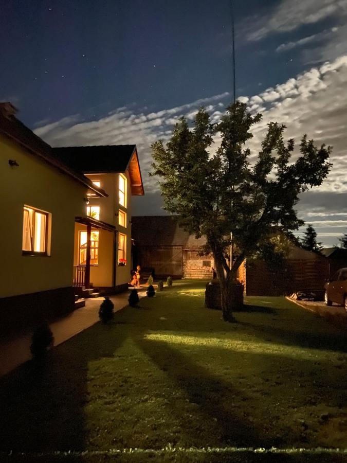 Bed and Breakfast Famives Vendeghaz Racul Exteriér fotografie