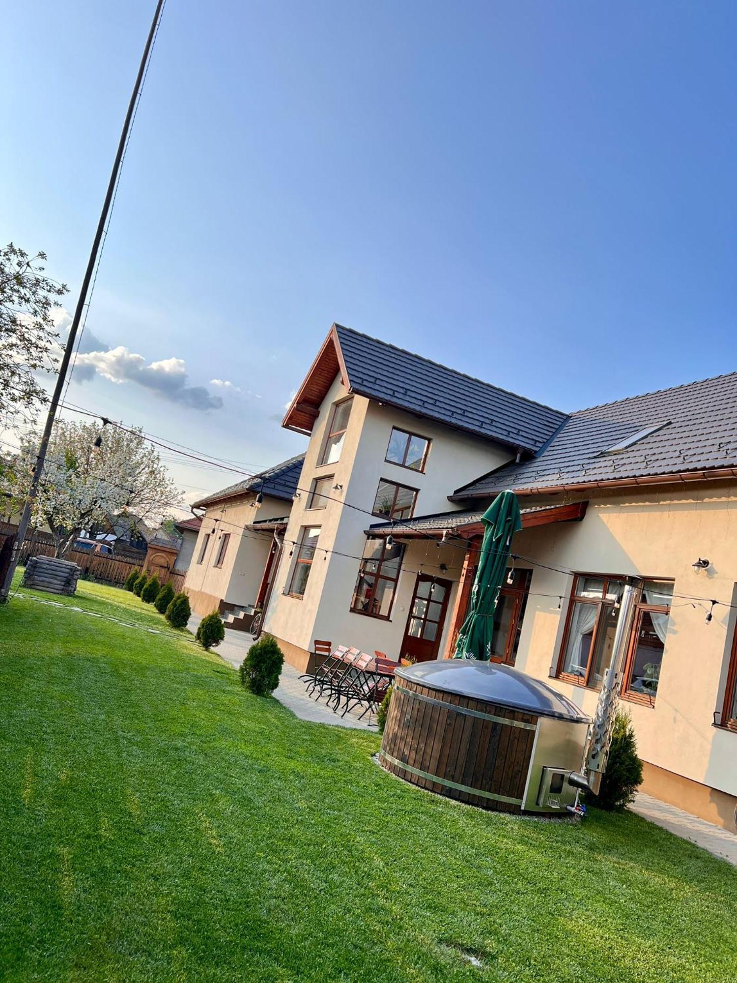 Bed and Breakfast Famives Vendeghaz Racul Exteriér fotografie