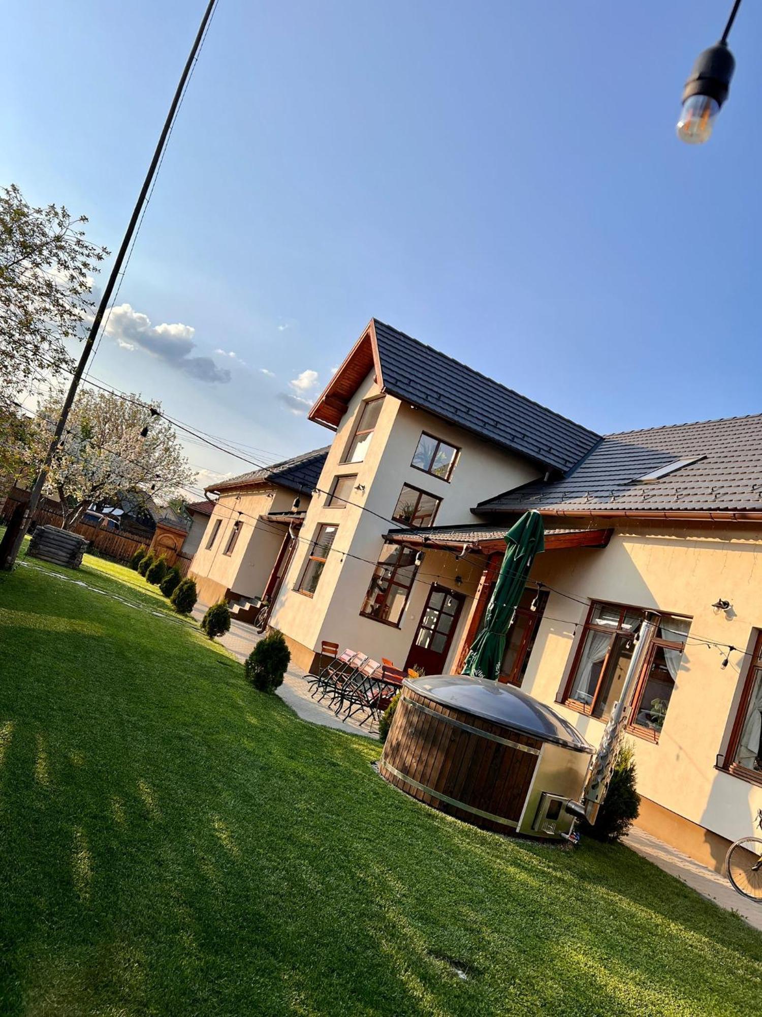 Bed and Breakfast Famives Vendeghaz Racul Exteriér fotografie